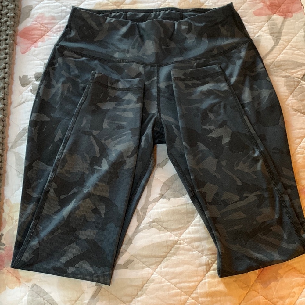 Women’s athletic leggings